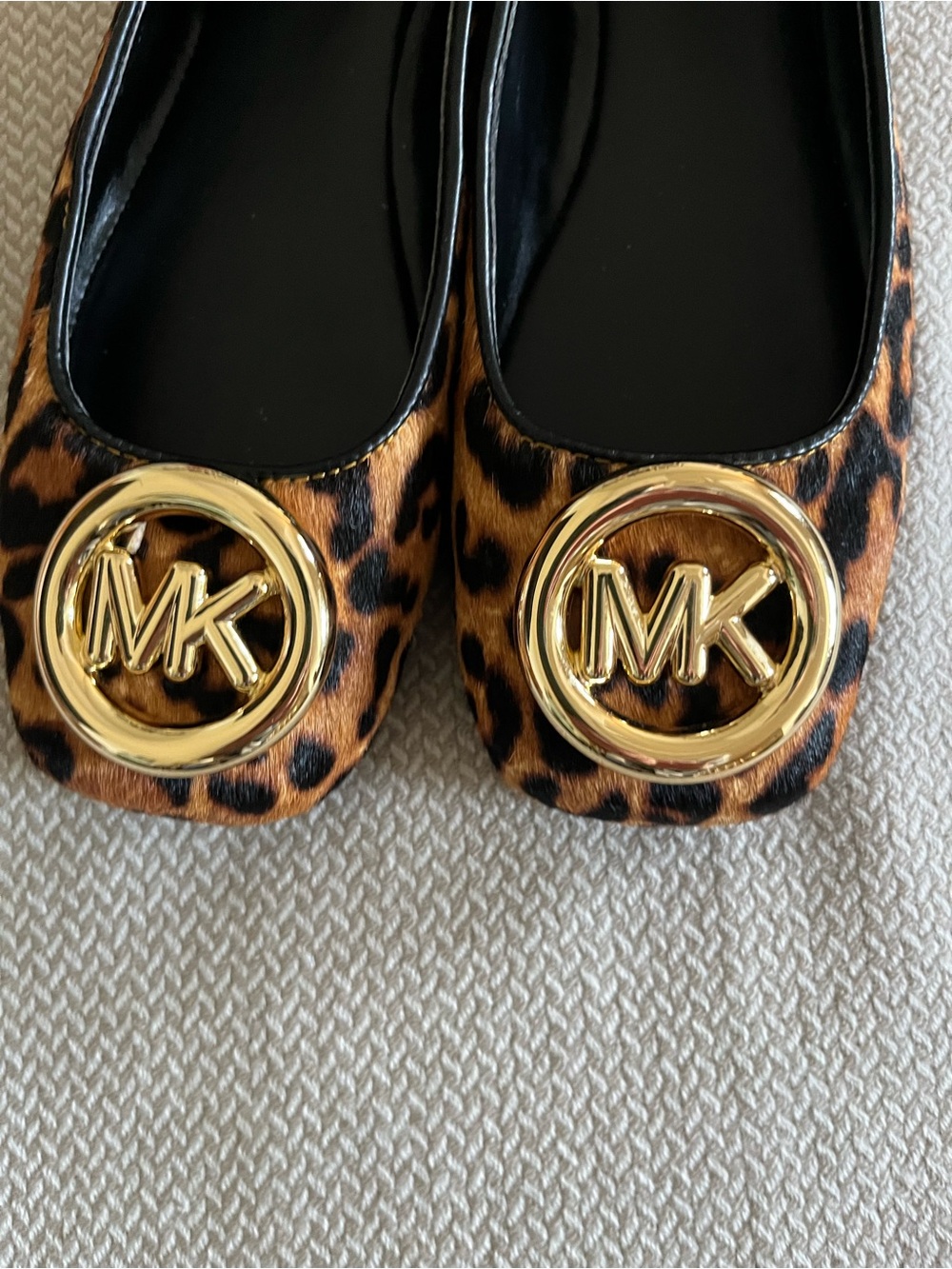 Michael Kors Milan Flat with Gold Logo Size 6.5M - Picture 9 of 9